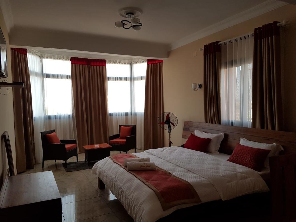 Select Hotel Morondava Exterior photo